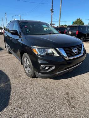 Magnetic Black Metallic 2017 Nissan Pathfinder SL