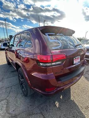 2022 Jeep Grand Cherokee Laredo