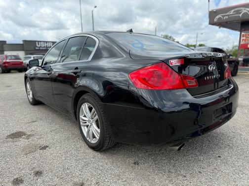 2011 INFINITI G25 Base