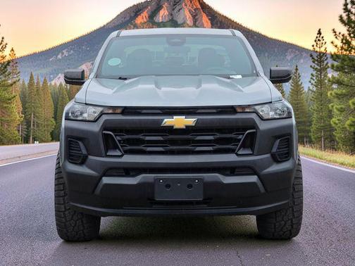 Sterling Gray Metallic 2023 Chevrolet Colorado WT