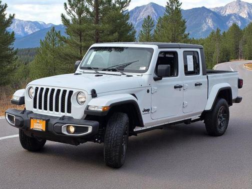 2022 Jeep Gladiator Sport S
