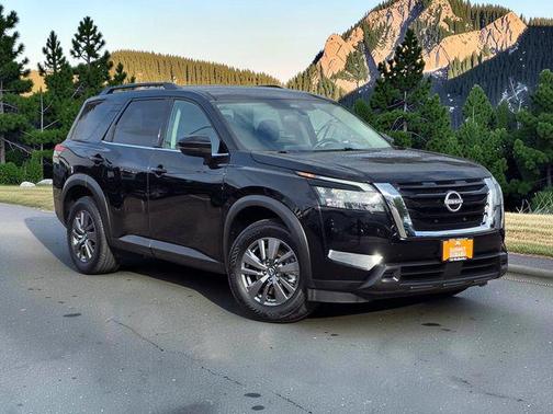 Super Black 2025 Nissan Pathfinder SV FWD