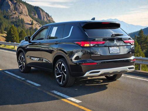 2022 Mitsubishi Outlander SE