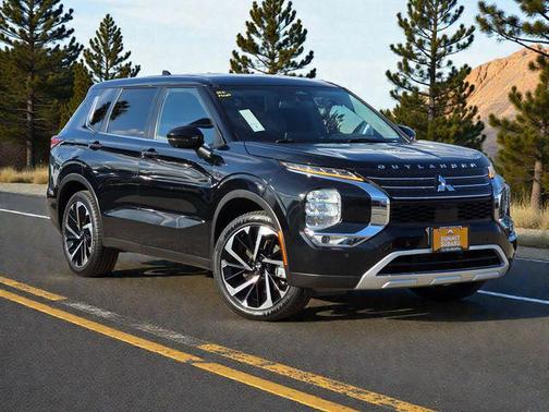 2022 Mitsubishi Outlander SE
