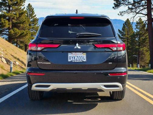 2022 Mitsubishi Outlander SE