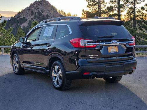 Crystal Black Silica 2024 Subaru Ascent Premium 7-Passenger