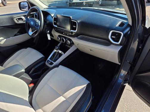 2023 Hyundai VENUE SEL