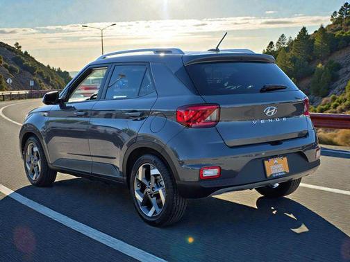 2023 Hyundai VENUE SEL