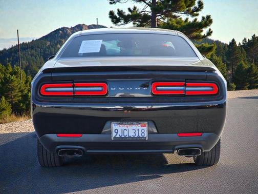 Pitch Black Clearcoat 2017 Dodge Challenger R/T