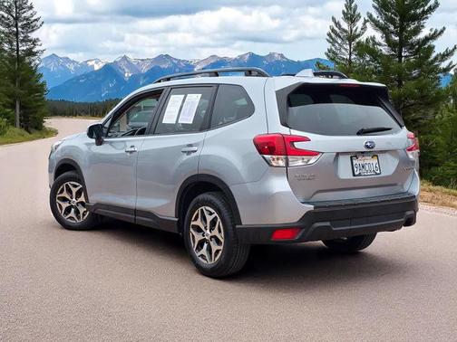 2022 Subaru Forester Premium