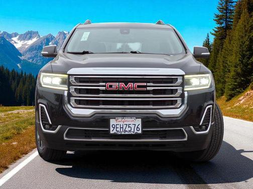 2023 GMC Acadia AWD SLT