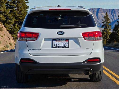 2017 Kia Sorento LX