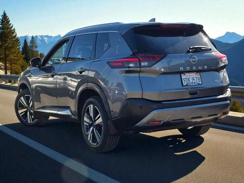 2022 Nissan Rogue SL