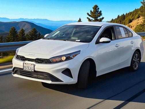2023 Kia Forte LXS