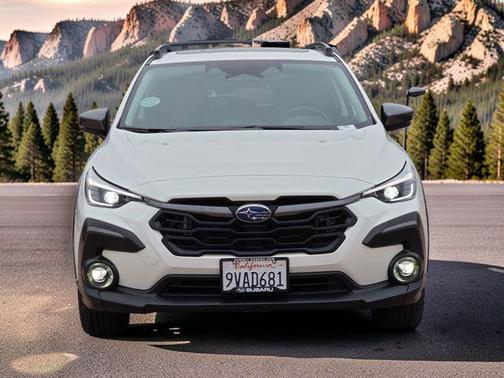 Crystal White Pearl 2025 Subaru Crosstrek Limited