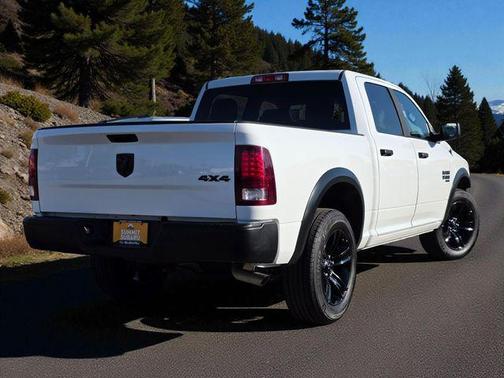 2024 RAM 1500 Classic Warlock Crew Cab 4x4 5'7' Box