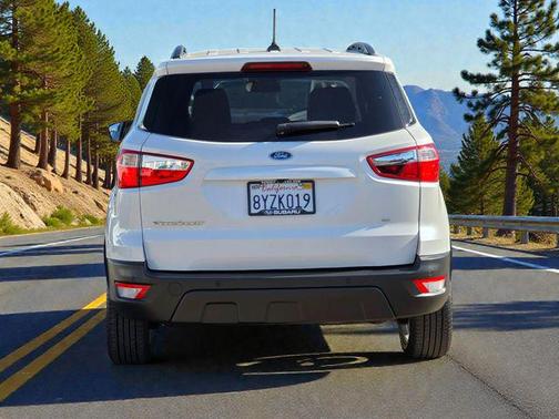 White Platinum Metallic Tri-Coat 2021 Ford EcoSport SE