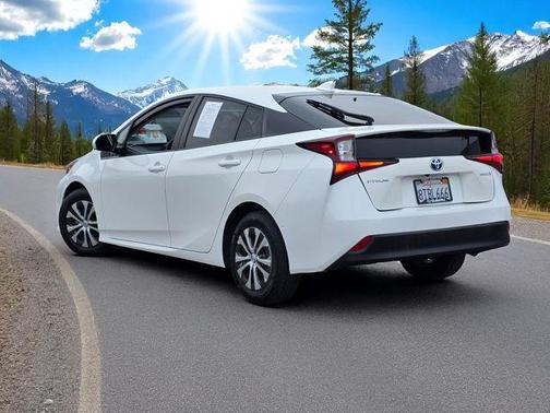 2020 Toyota Prius LE