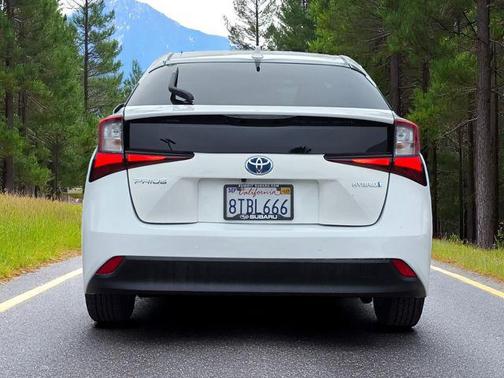 2020 Toyota Prius LE