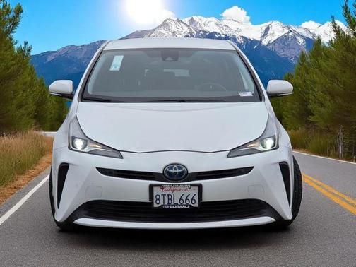 2020 Toyota Prius LE