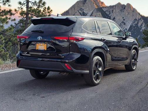 2024 Toyota Highlander LE