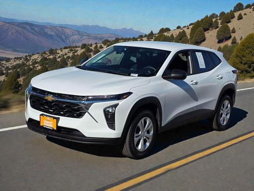2025 Chevrolet Trax LS