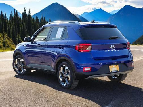 2022 Hyundai VENUE Limited
