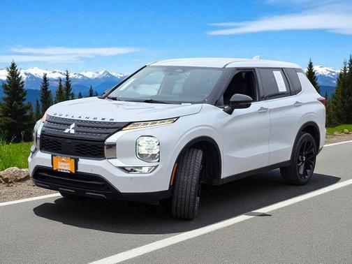 2023 Mitsubishi Outlander SE Black Edition 2WD