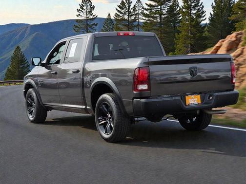 2024 RAM 1500 Classic Warlock Crew Cab 4x2 5'7' Box