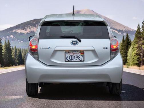 Classic Silver Metallic 2012 Toyota Prius c Three