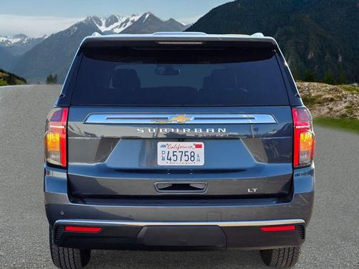 2021 Chevrolet Suburban LT