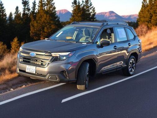 2025 Subaru Forester Base