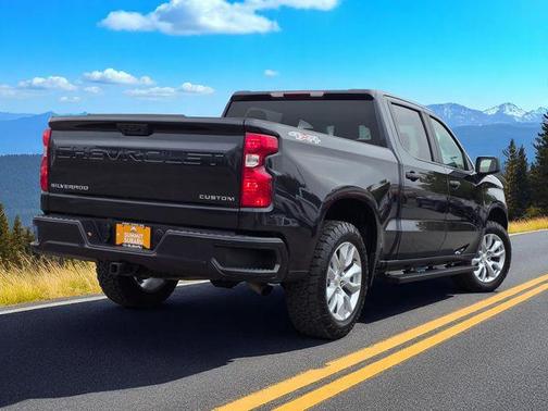 2022 Chevrolet Silverado 1500 Custom