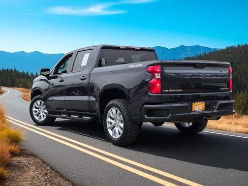 2022 Chevrolet Silverado 1500 Custom