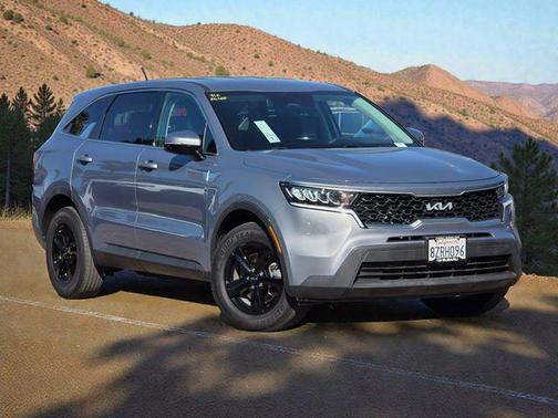 2022 Kia Sorento LX