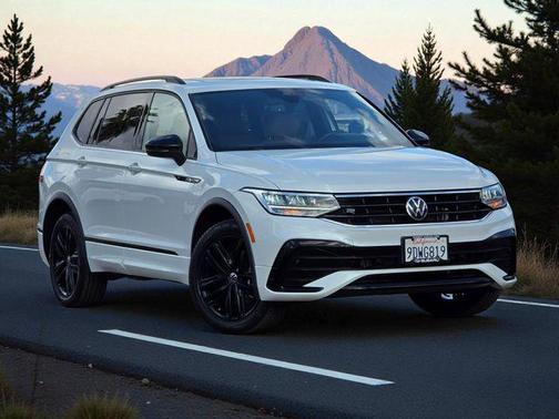2022 Volkswagen Tiguan 2.0T SE R-Line Black