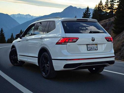 2022 Volkswagen Tiguan 2.0T SE R-Line Black