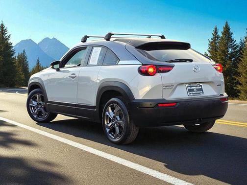 2022 Mazda MX-30 Premium Plus