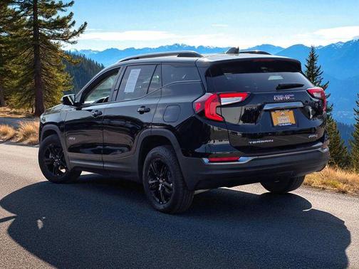 2022 GMC Terrain AWD AT4