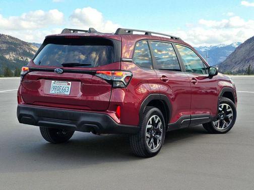 2025 Subaru Forester Premium