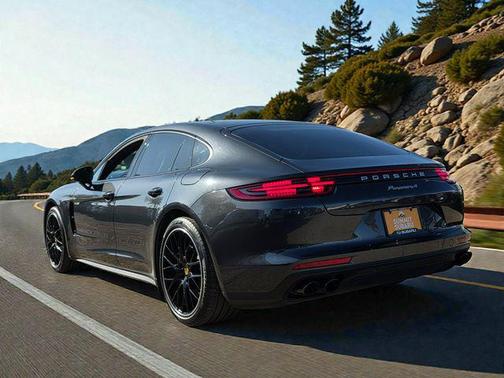 2019 Porsche Panamera 4