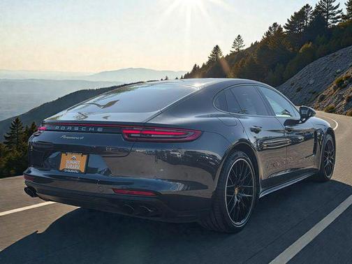 2019 Porsche Panamera 4