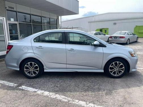 2017 Chevrolet Sonic LT