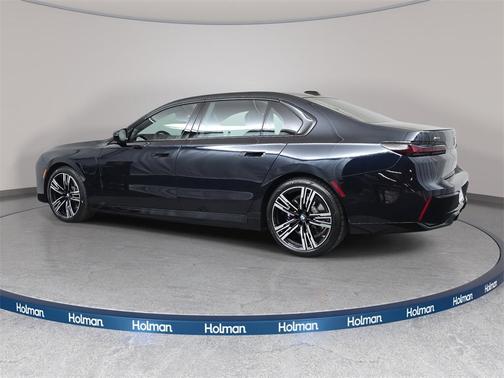 2025 BMW 750e xDrive