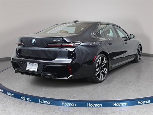 2025 BMW 750e xDrive