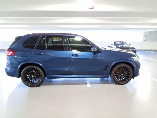 Phytonic Blue Metallic 2022 BMW X5 xDrive40i