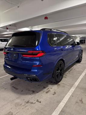 2023 BMW X7 M60i