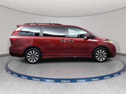 2019 Toyota Sienna XLE