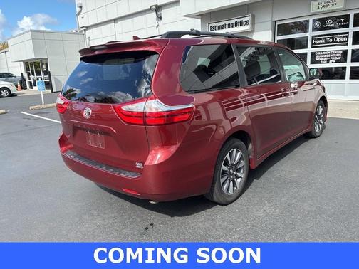 2019 Toyota Sienna XLE