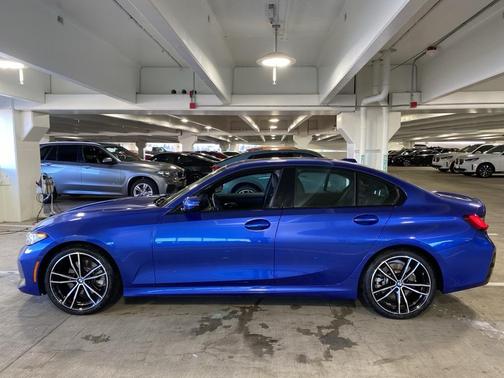 2023 BMW 330 i xDrive